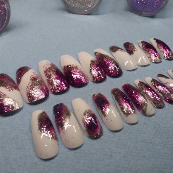 Press on Nails - Picture 3 of 3